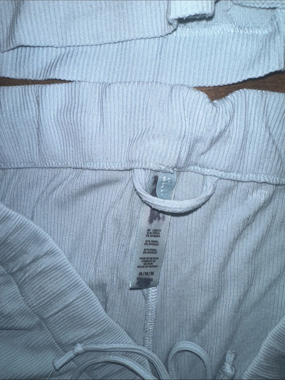 SKIMS SOFT LOUNGE SLEEP SET LIMITED EDITION: BABY BLUE MEDIUM - Picture 11 of 11
